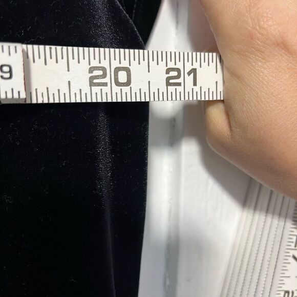 NWT Adrianna Papell short sleeve Velvet and lace blouse size large - Picture 7 of 7